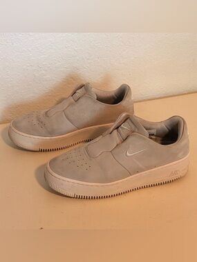 NIKE Women’s Air Force 1 Sage XX